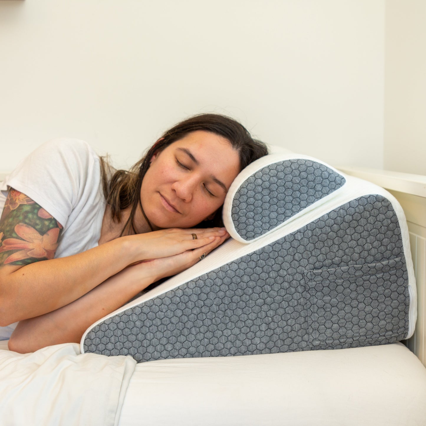 Bemieé™ Wedge Pillow